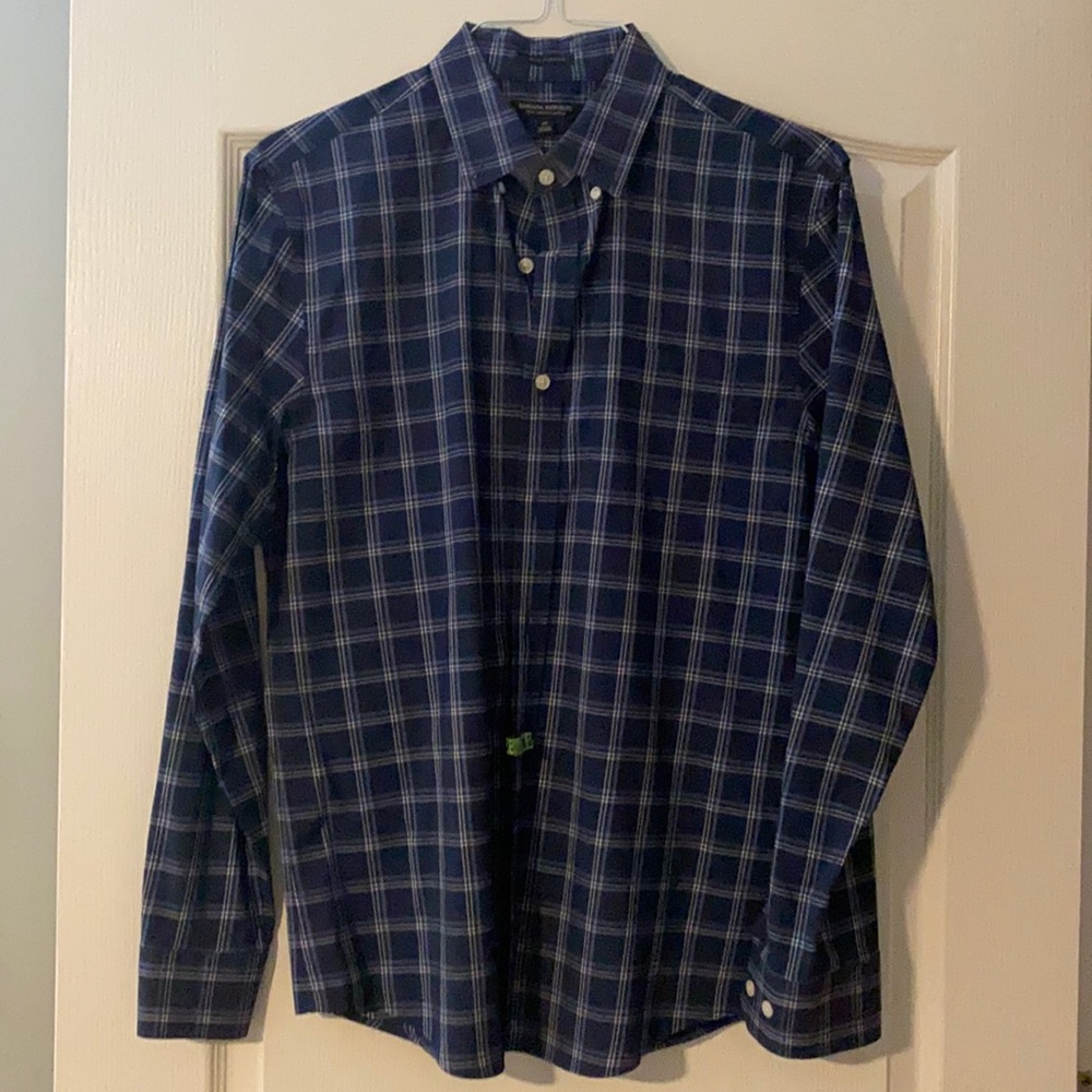 Navy blue checkered Banana Republic dress shirt. Medium, slim fit.